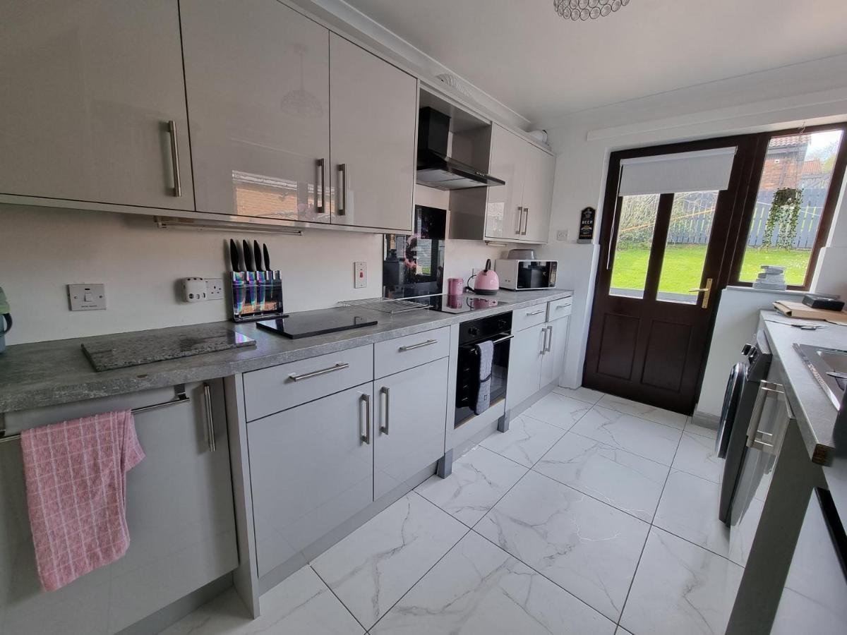Private Room City Skyline And Mountain Views Close Too Belfast Centre And Airports Free Parking Luaran gambar